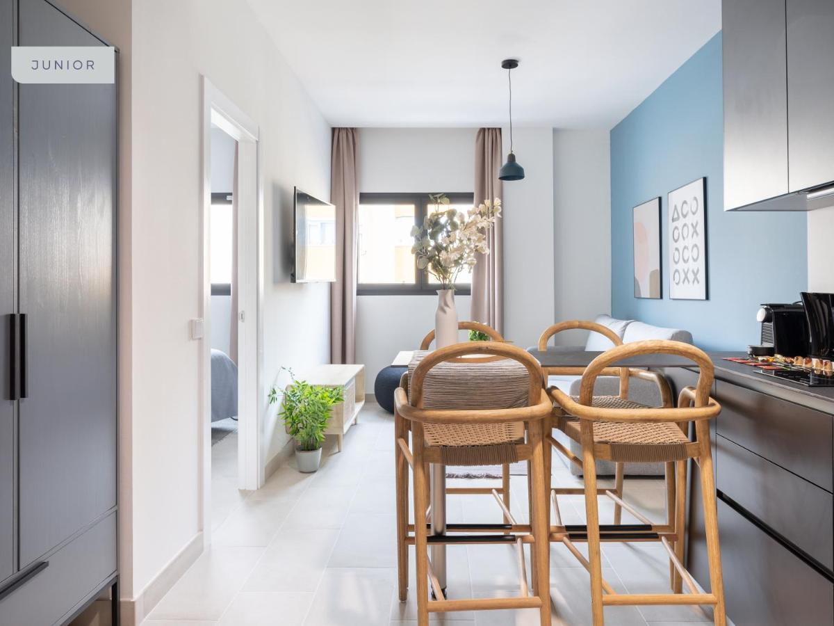 limehome Sevilla Calle Torcuato Luca de Tena Esterno foto