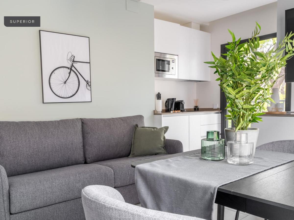 limehome Sevilla Calle Torcuato Luca de Tena Esterno foto