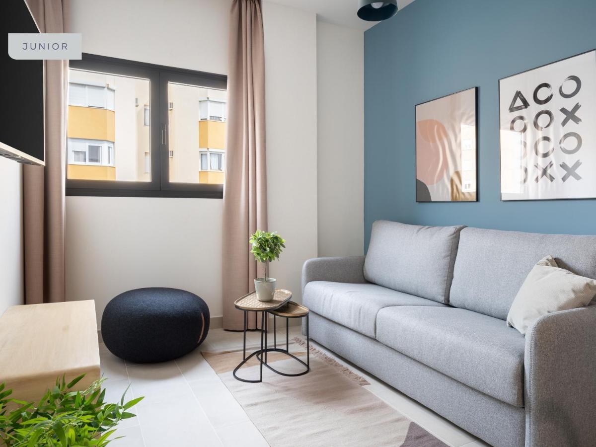 limehome Sevilla Calle Torcuato Luca de Tena Esterno foto
