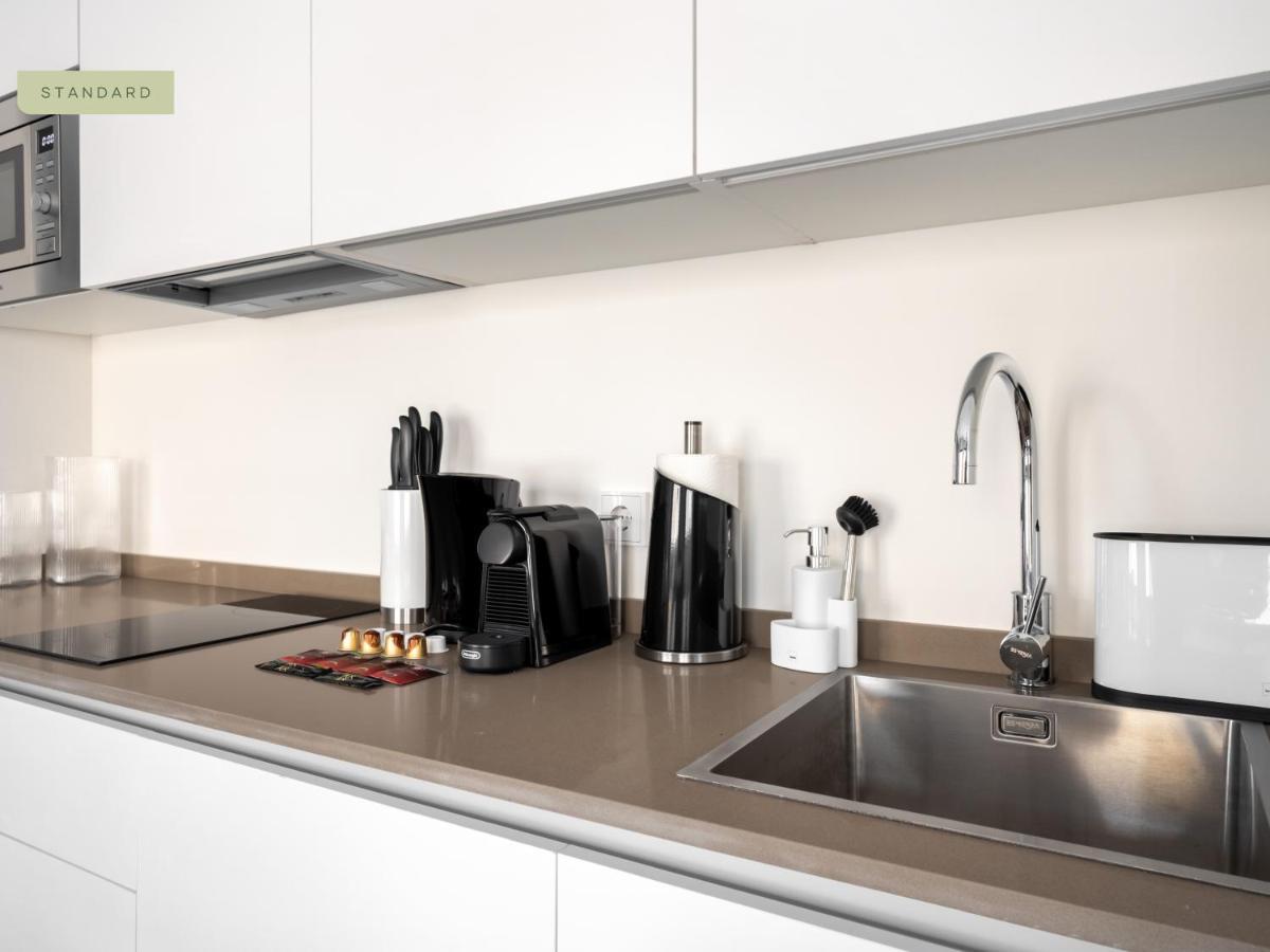limehome Sevilla Calle Torcuato Luca de Tena Esterno foto
