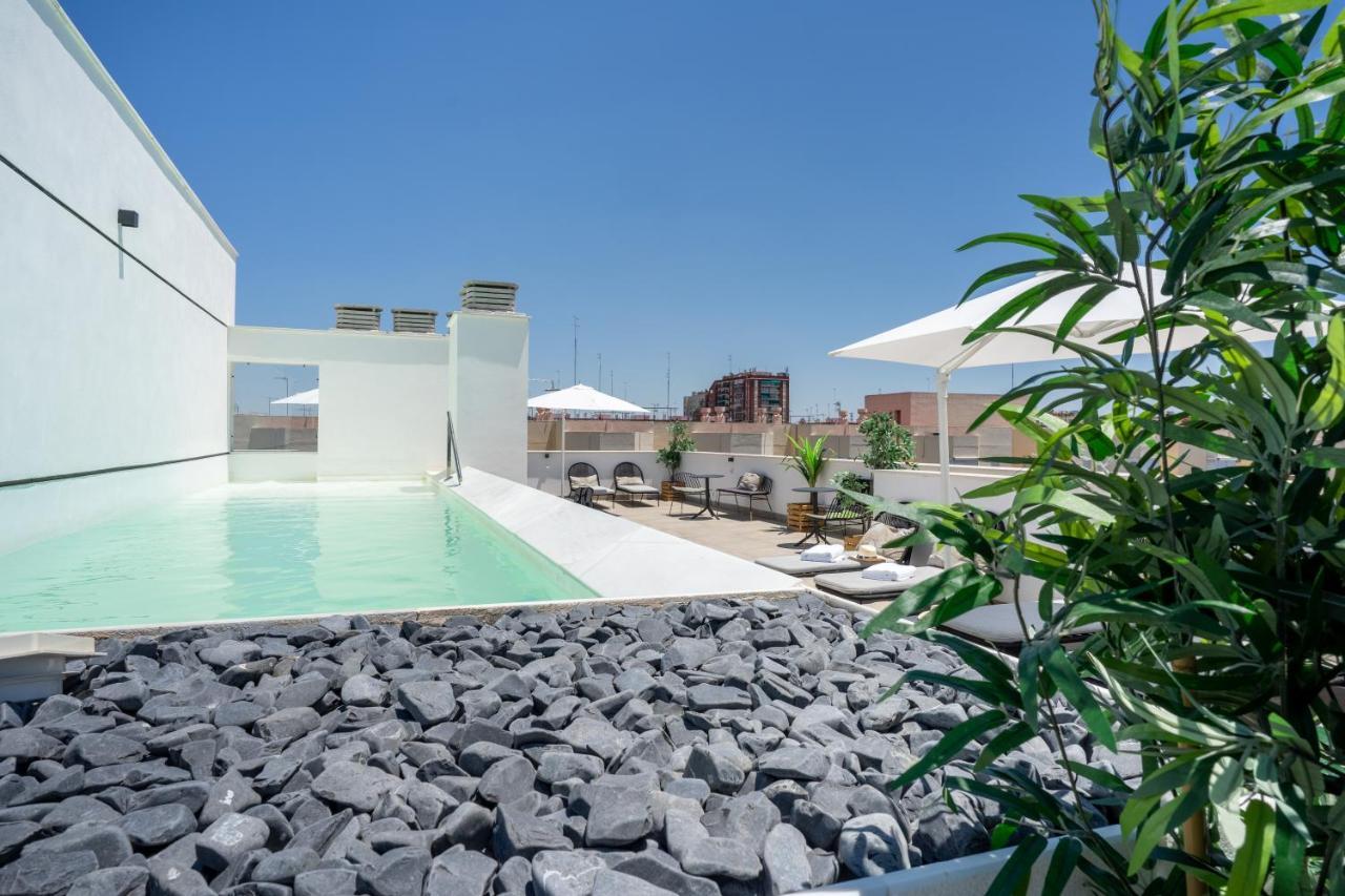 limehome Sevilla Calle Torcuato Luca de Tena Esterno foto